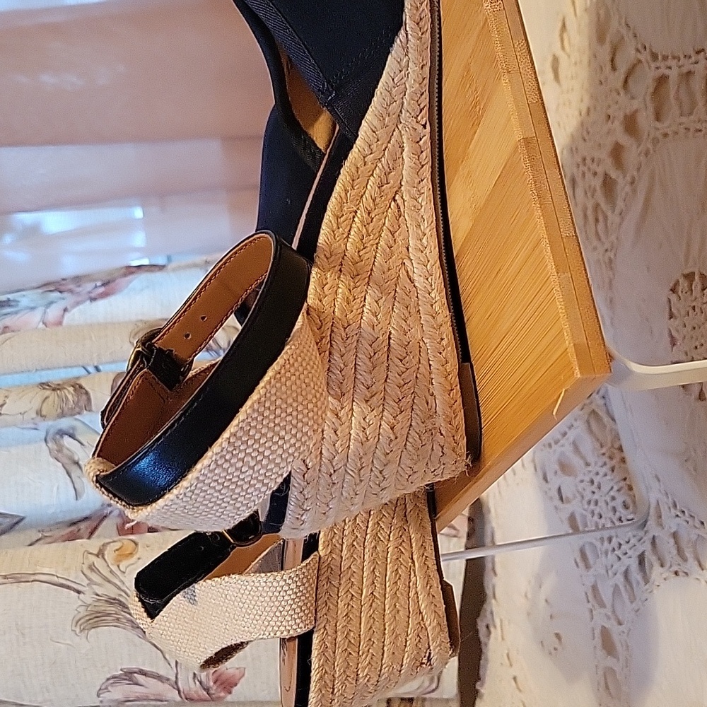 Elegant Navy Blue Wedge Sandals - Picture 6 of 6